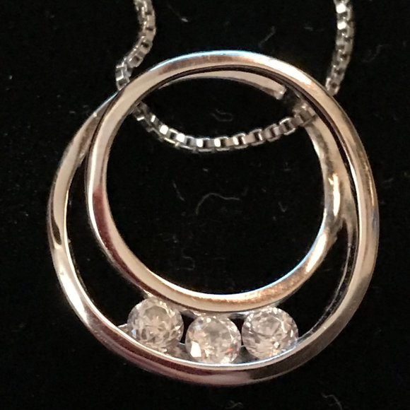 Sterling Silver Necklace w/ Round 3 Stone Pendant - Picture 1 of 6